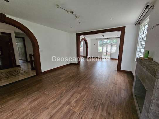 5 Bed House with En Suite in Rosslyn image 16