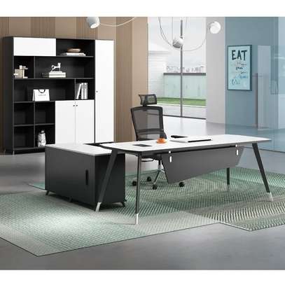 Office Desk; 180cm Executive L-shaped Luxury Desk image 2