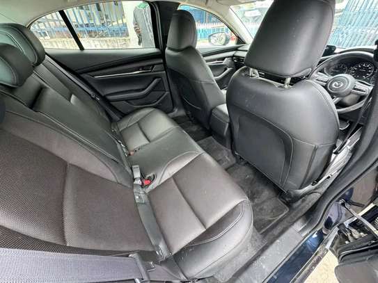Mazda 3 sedan image 5