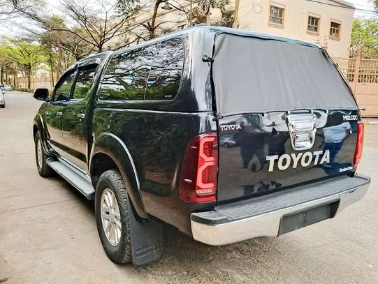 TOYOTA HILUX DOUBLE CAB AUTOMATIC 2011 MODEL image 6