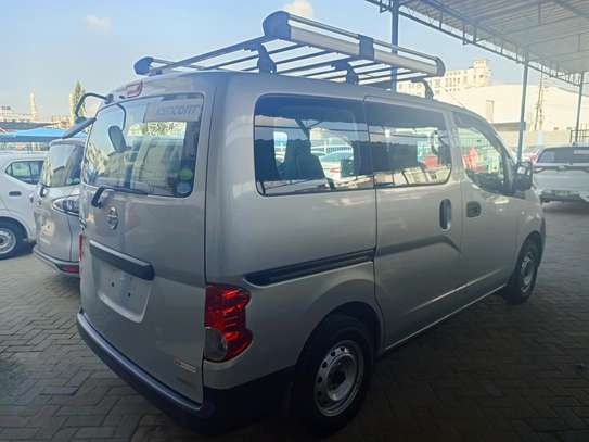 Nissan nv200 2018 model image 2