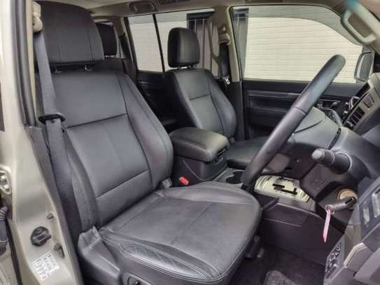 2019 MITSUBISHI PAJERO image 10