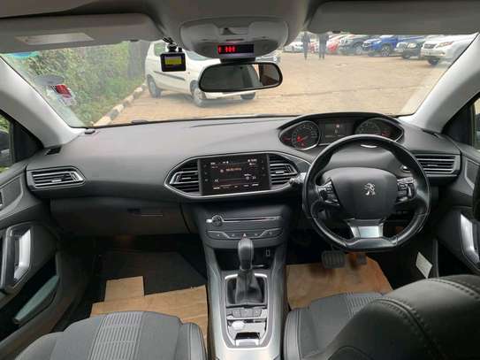 Fresh Import Peugeot 308 1.6L image 8