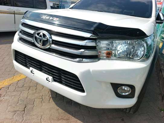 Toyota hilux manual diesel image 5