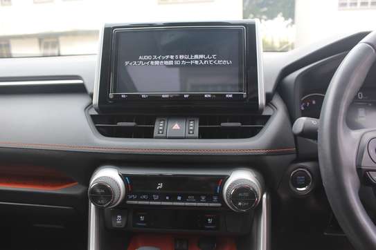 Toyota Rav4 Adventure Leather Sunroof 2019, 29,000 Kms image 5