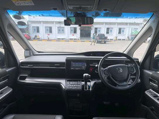 Honda stepwagon spada image 15