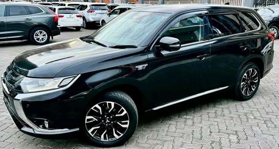 Mitsubishi outlander black color fully loaded 2019 model. image 14