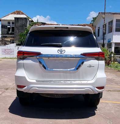 FORTUNER image 6