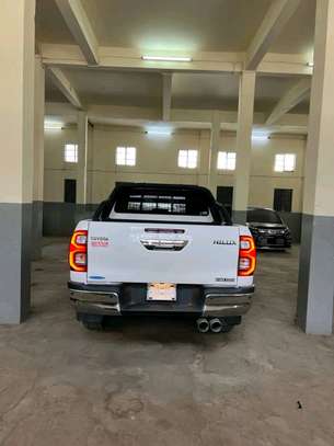 Toyota Hilux image 10
