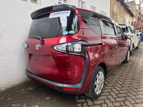 Toyota sienta seven seater on sale in Kenya image 4