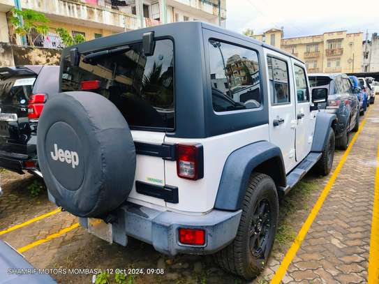 Jeep wrangler Sahara 2018 3000cc image 11