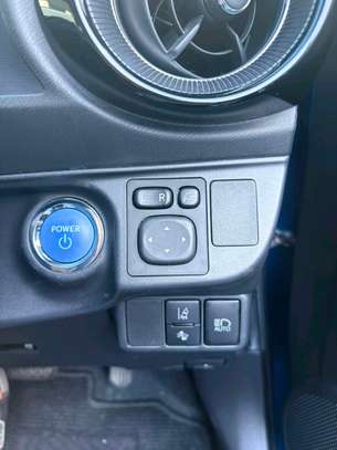 Toyota   aqua hybrid image 12