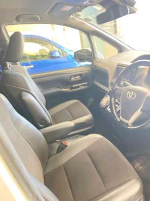 TOYOTA NOAH WXB HYBRID 2019MODEL image 7