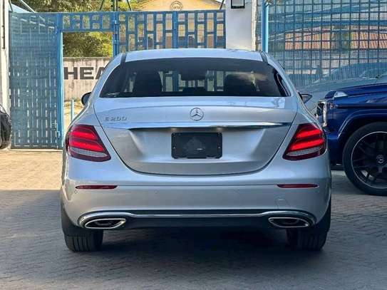Mercedes Benz E200 2019 image 10