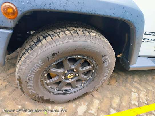 Jeep wrangler Sahara 2018 3000cc image 3