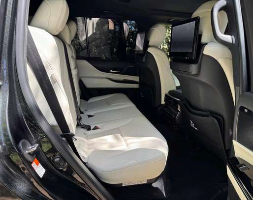 2023 Lexus LX600 image 7