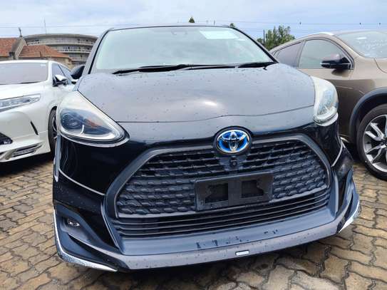 Toyota Sienta Hybrid Black 2018 2wd image 3