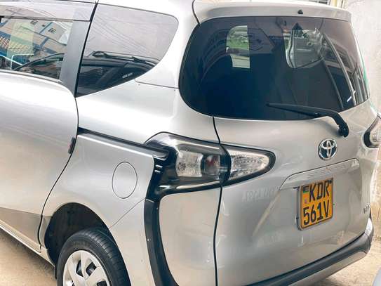 TOYOTA SIENTA HYBRID 7 SEATER 2017MODEL image 11