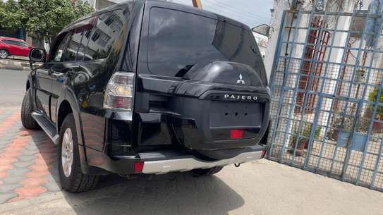 MITSUBISH PAJERO 2018MODEL DIESEL image 4