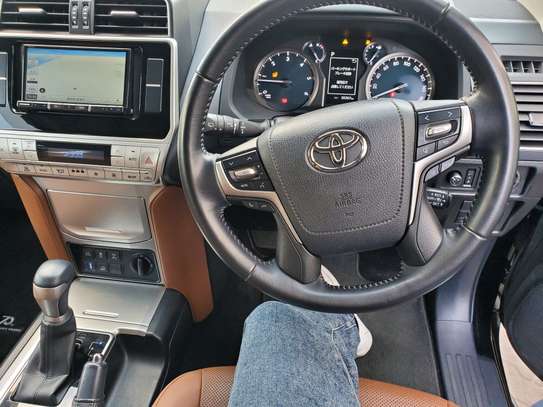 Toyota landcruiser prado TXL image 2