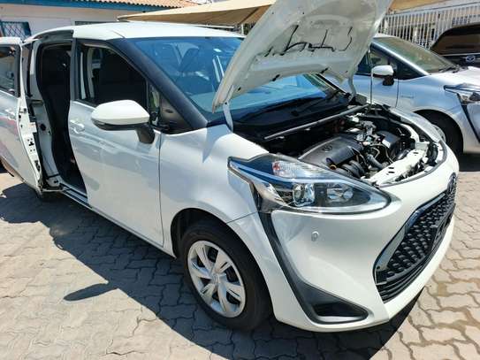 Toyota Sienta  2018 image 5