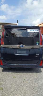 Toyota Noah WxB hybrid 2018 image 13