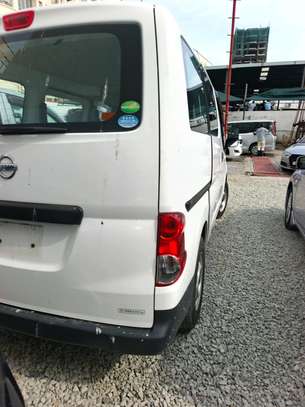 Nissan Nv200 image 4