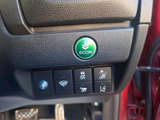 Honda fit hybrid image 5