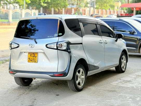 Toyota sienta 2016 image 10