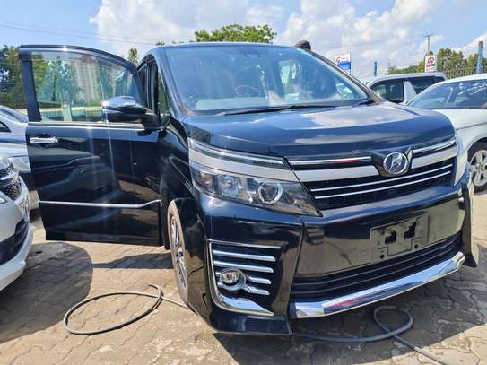 Toyota Voxy black Si 2018 image 2