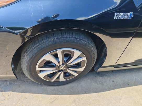 Toyota Prius plug-in hybrid Sport 2018 image 4