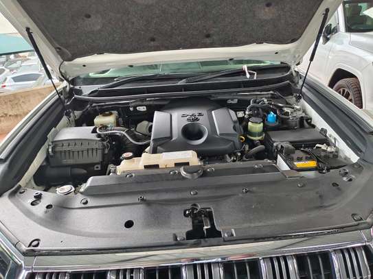 Toyota land cruiser prado Diesel TX 2018 image 10