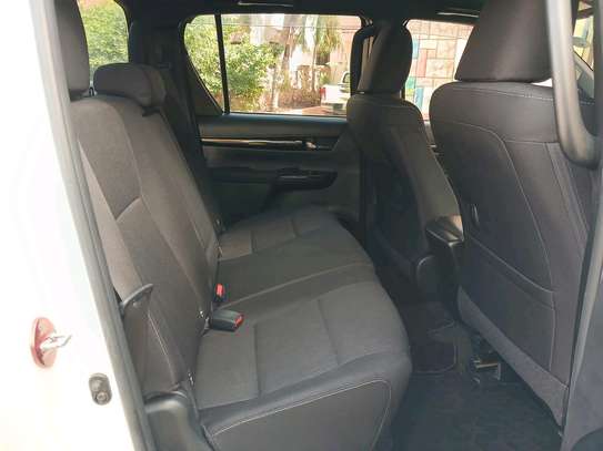 TOYOTA HILUX DOUBLE CABIN 2019MODEL image 12