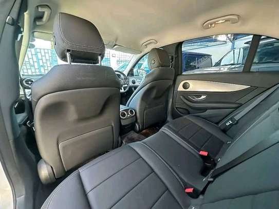Mercedes Benz E200 2019 image 3