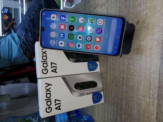 Samsung Galaxy A17 Smartphone Large Display 24M Warranty image 2