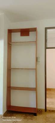 ONE BR TO LET IN TUDOR image 9
