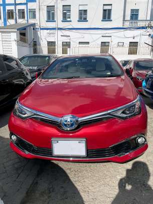 Toyota auris hybrid image 5