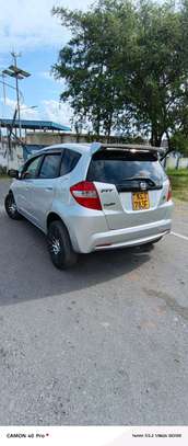 Honda fit hybrid image 6