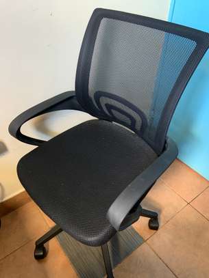 Office desk and chair image 5