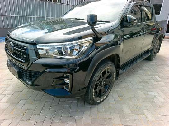 Toyota hilux double black image 3