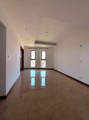 3 Bed Apartment with En Suite in Kilimani image 10