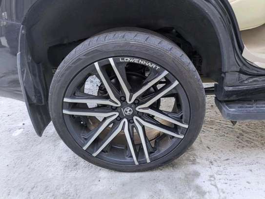 Toyota Landcruiser Prado TX 2019 model image 4