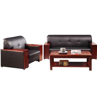 Office Sofa: 5 Seater Black Office Sofa In Kenyeya image 3