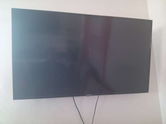Hifinit 43 inch Smart TV image 2