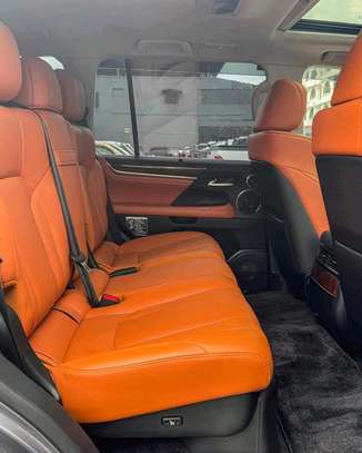 Lexus LX570 Grey 2018 image 9
