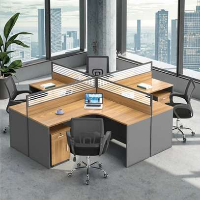 Curved 4-Way Office Workstation Desk image 3