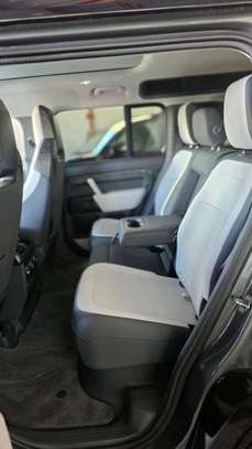 Land Rover defender 110 2025 Sunroof image 4