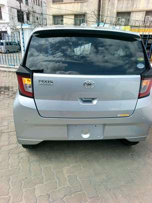 Toyota pixis image 5