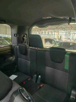 Toyota Noah hybrid white 2WD 2018 image 4