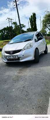 Honda fit hybrid image 7